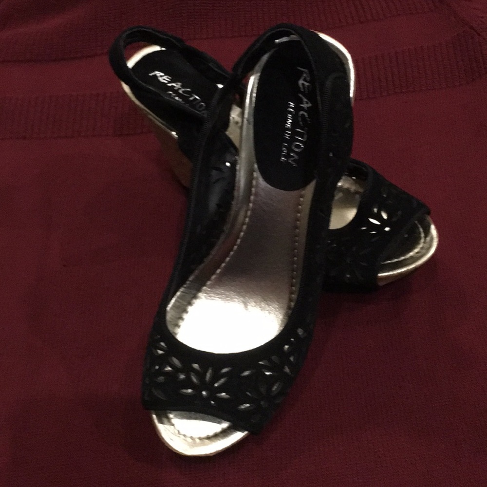 Reaction Kenneth Cole black cork sandal